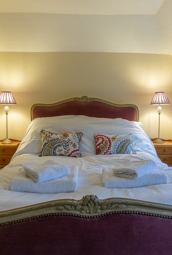 Apt 1 back bedroom bed 171619498