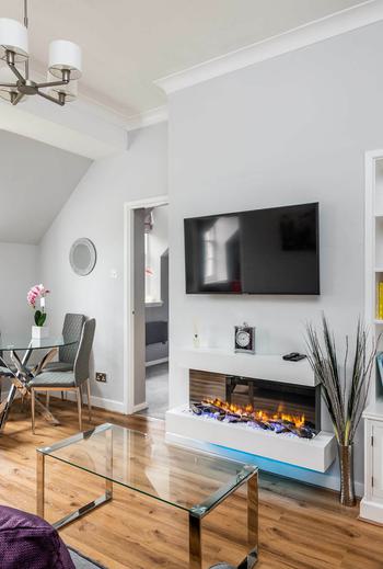 Flat 14, Feversham House