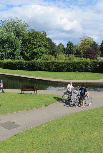 Rowntree park york sunshine 416011973